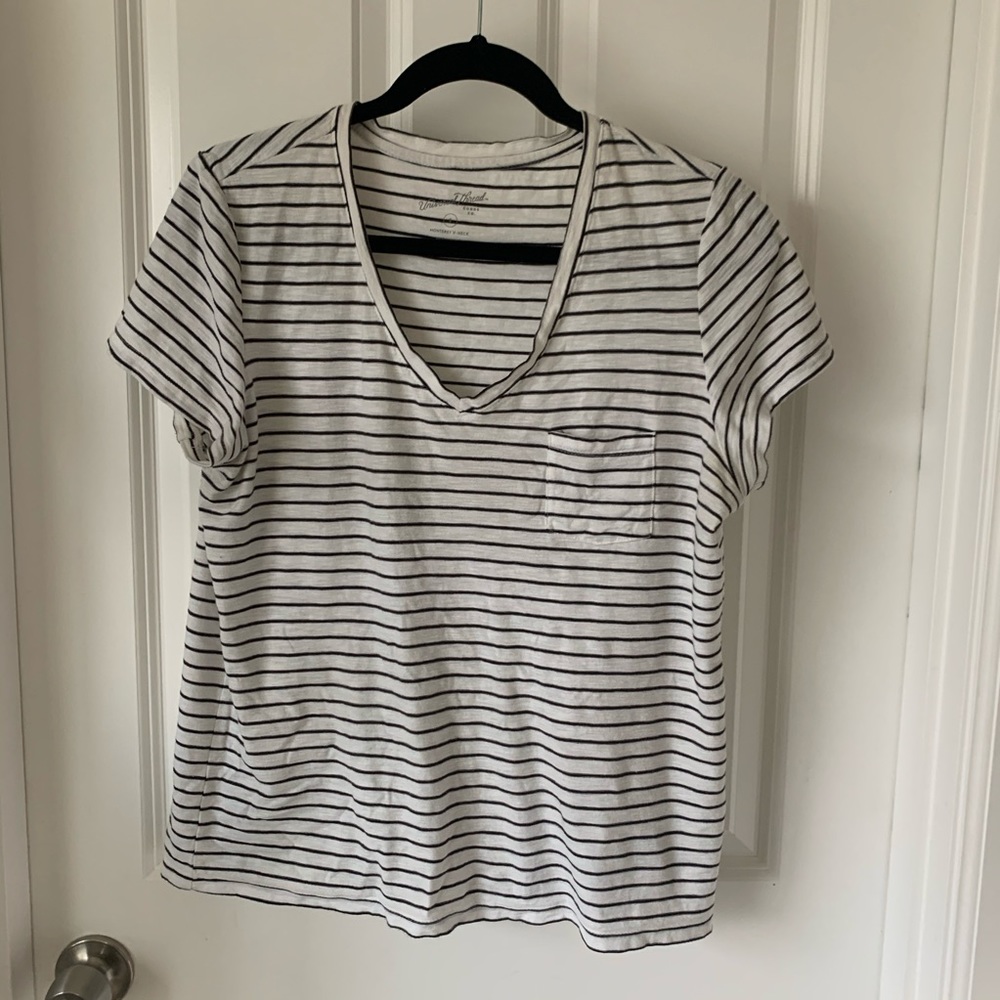 COPY - Universal thread Monterey pocket v neck tee s
